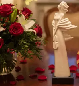 Majestátny porcelánový anjel