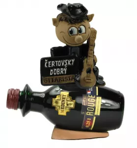 Čertík na víne + country gitara s nápisom "gitarista" Čert