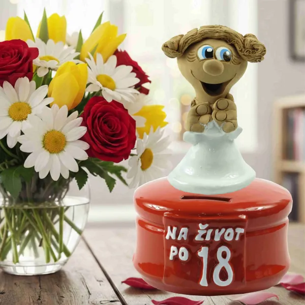 Pokladnička farebná s postavičkou ženy a číslom 18