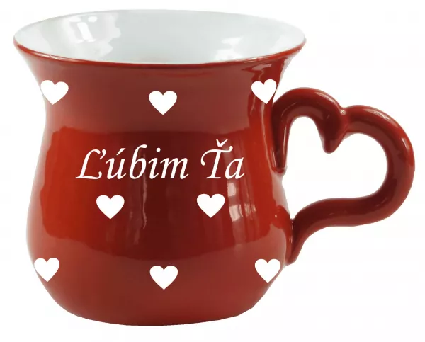 Červená šálka s uchom v tvare srdiečka