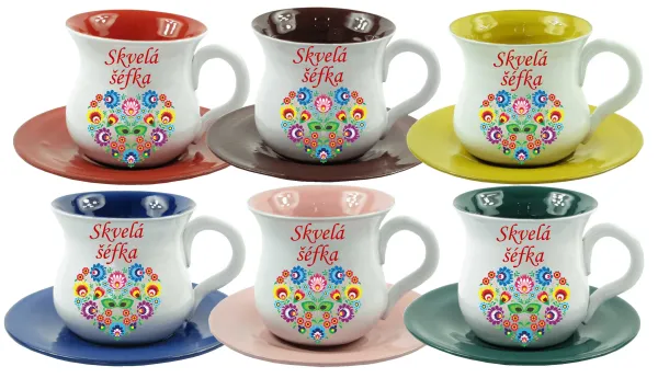 Folklórna šálka s podšálkou pre skvelú šéfku.